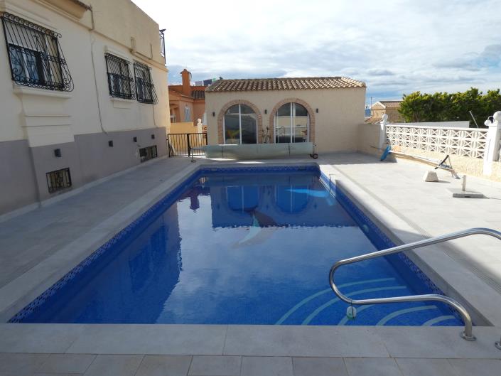 Image No.49-2 Bed Villa / Detached for sale