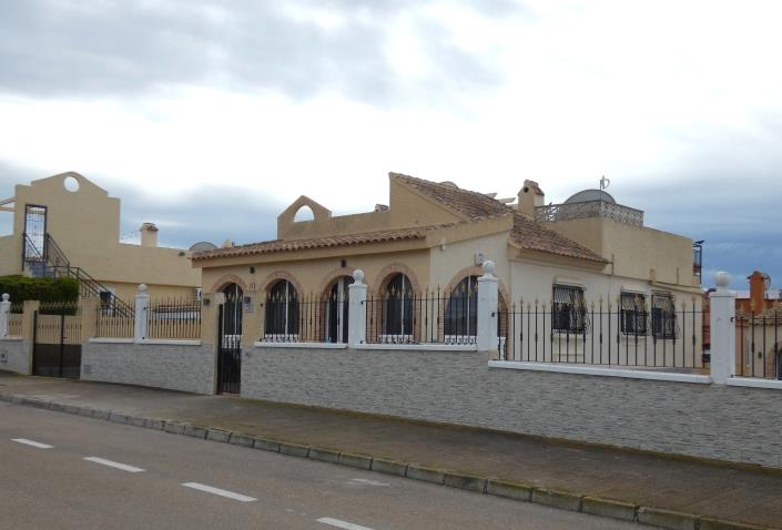 Image No.58-2 Bed Villa / Detached for sale