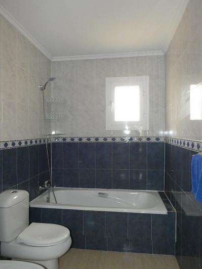 Image No.17-3 Bed Villa / Detached for sale