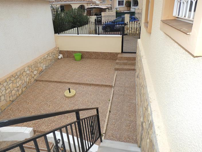 Image No.31-3 Bed Villa / Detached for sale