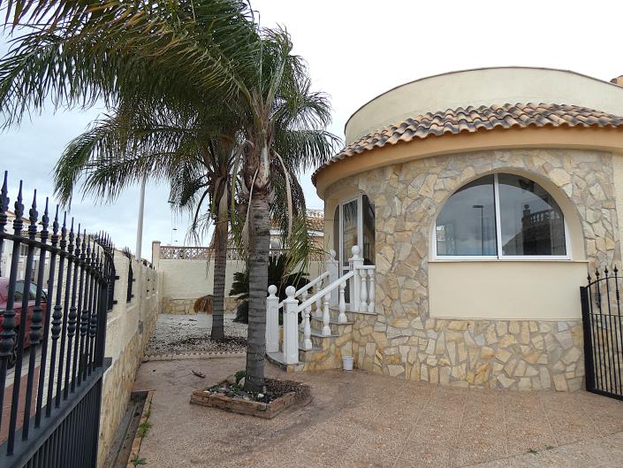 Image No.50-3 Bed Villa / Detached for sale