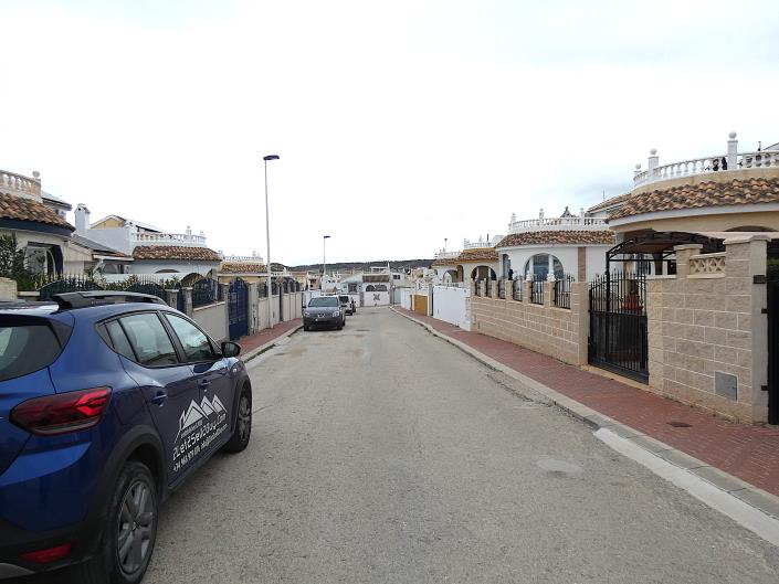 Image No.55-3 Bed Villa / Detached for sale