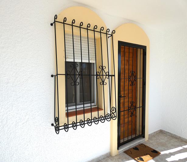 Image No.13-3 Bed Villa / Detached for sale