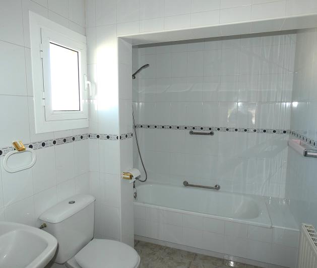 Image No.22-3 Bed Villa / Detached for sale