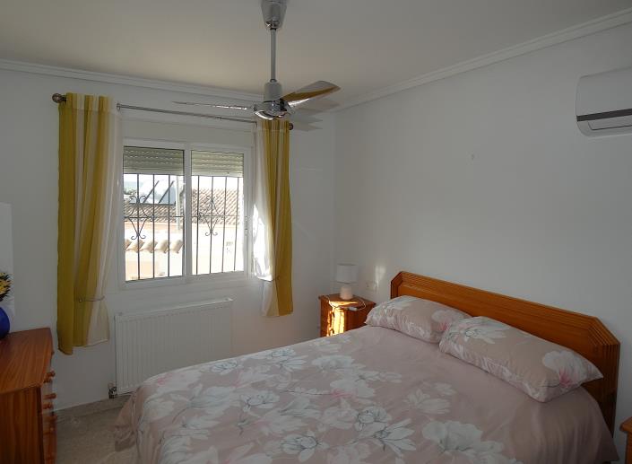 Image No.12-3 Bed Villa / Detached for sale