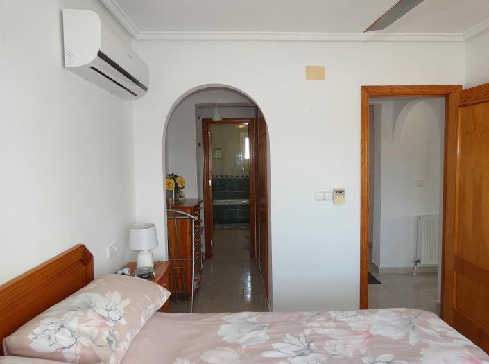 Image No.13-3 Bed Villa / Detached for sale