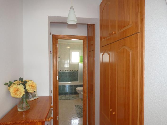 Image No.14-3 Bed Villa / Detached for sale