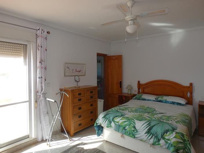 Image No.25-3 Bed Villa / Detached for sale