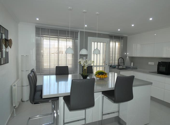 Image No.30-3 Bed Villa / Detached for sale