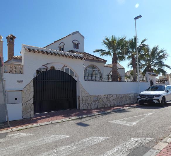 Image No.5-4 Bed Villa / Detached for sale