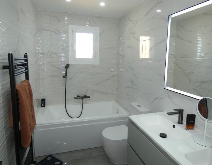 Image No.19-4 Bed Villa / Detached for sale