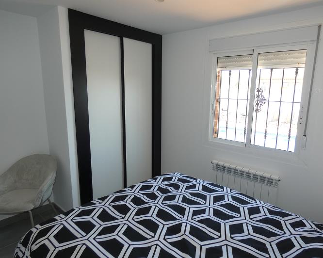 Image No.29-4 Bed Villa / Detached for sale