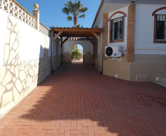 Image No.59-4 Bed Villa / Detached for sale