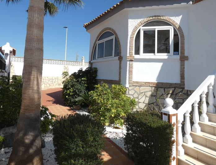 Image No.61-4 Bed Villa / Detached for sale