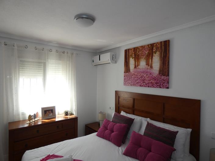 Image No.16-3 Bed Villa / Detached for sale