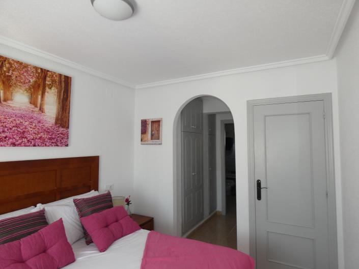 Image No.17-3 Bed Villa / Detached for sale