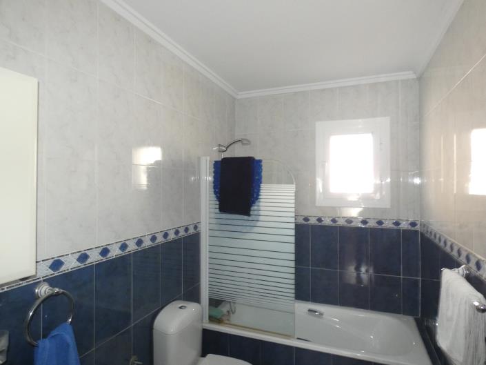 Image No.19-3 Bed Villa / Detached for sale