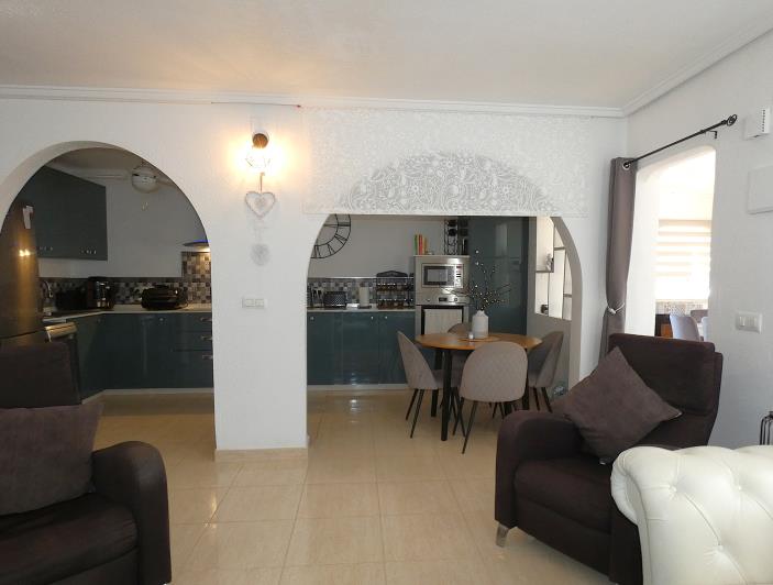 Image No.14-3 Bed Villa / Detached for sale