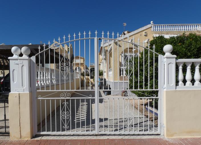 Image No.58-3 Bed Villa / Detached for sale