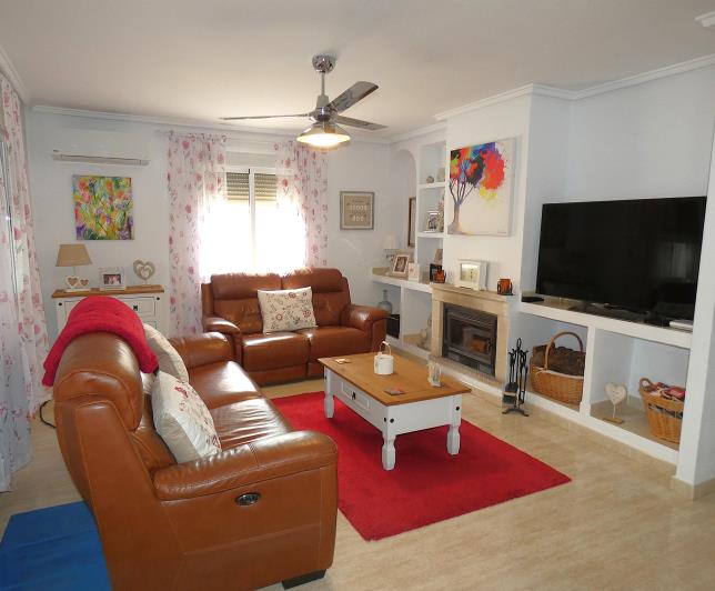 Image No.3-2 Bed Villa / Detached for sale