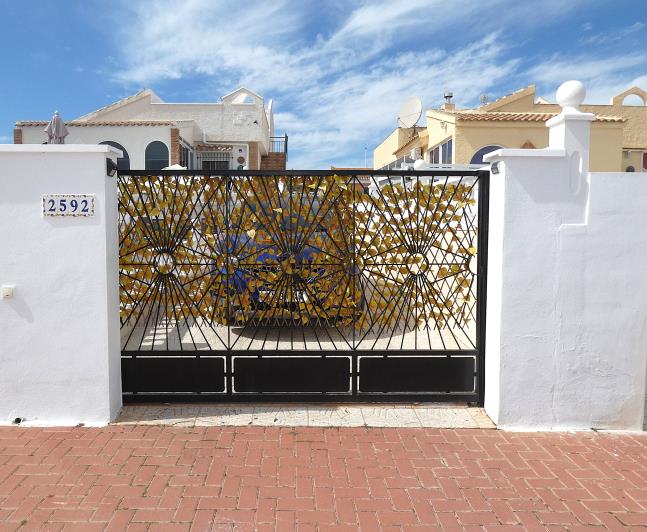 Image No.6-2 Bed Villa / Detached for sale