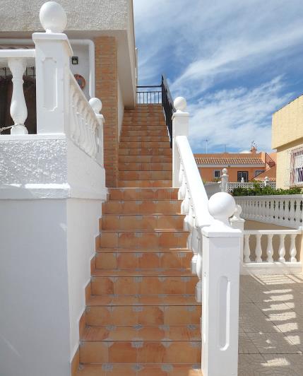 Image No.8-2 Bed Villa / Detached for sale