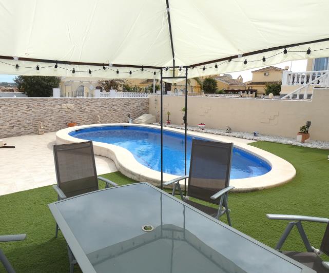 Image No.43-2 Bed Villa / Detached for sale