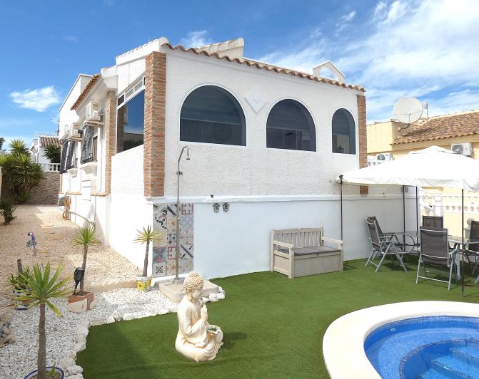 Image No.47-2 Bed Villa / Detached for sale