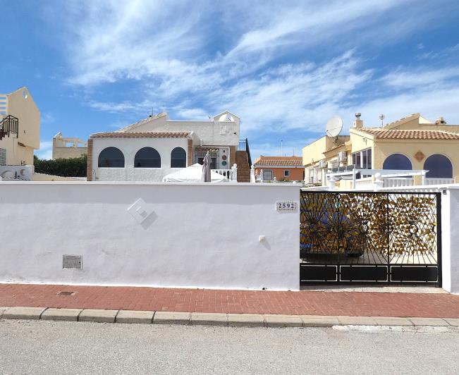 Image No.57-2 Bed Villa / Detached for sale