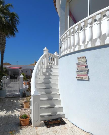 Image No.9-3 Bed Villa / Detached for sale