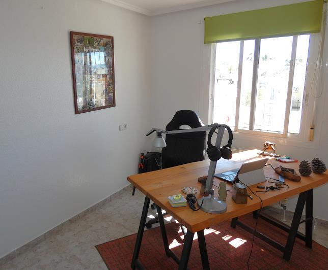 Image No.14-3 Bed Villa / Detached for sale