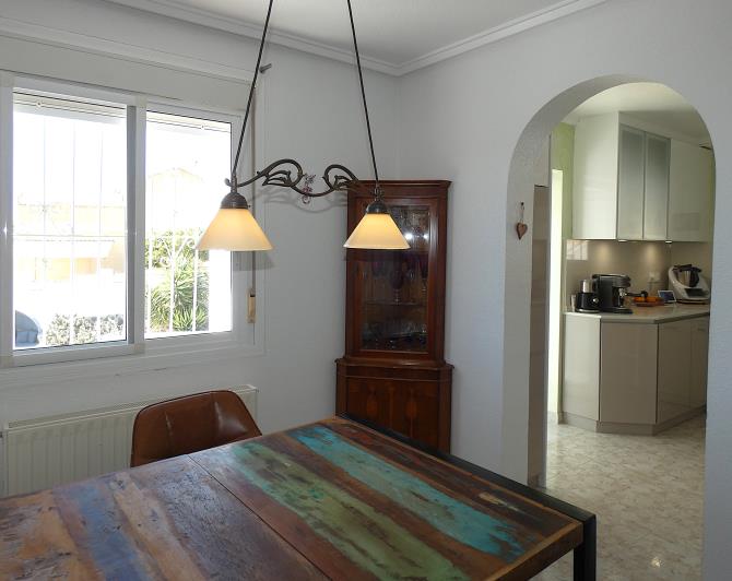 Image No.39-3 Bed Villa / Detached for sale