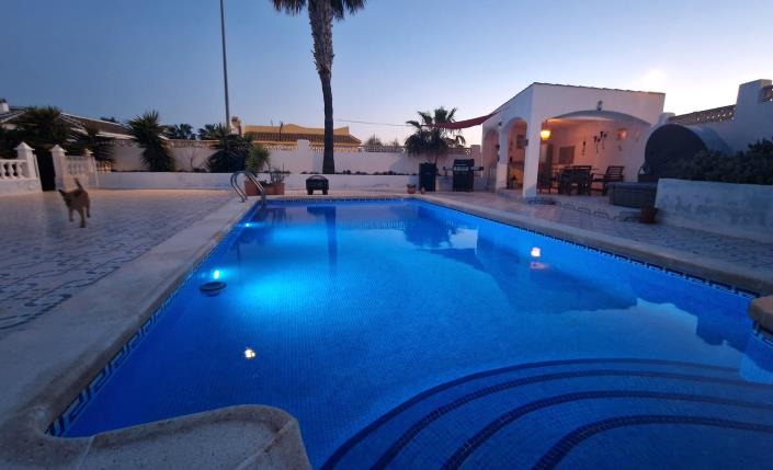 Image No.61-3 Bed Villa / Detached for sale