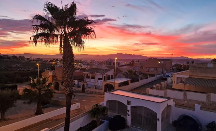 Image No.37-3 Bed Villa / Detached for sale