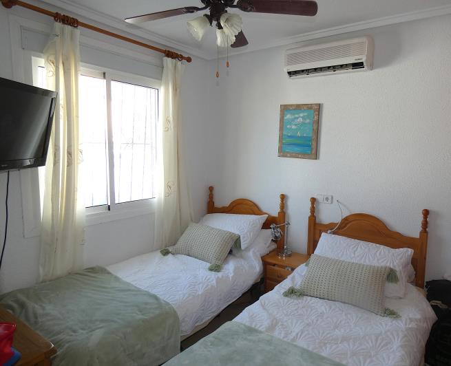 Image No.19-3 Bed Villa / Detached for sale