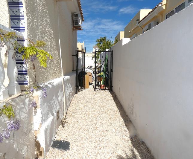 Image No.48-3 Bed Villa / Detached for sale