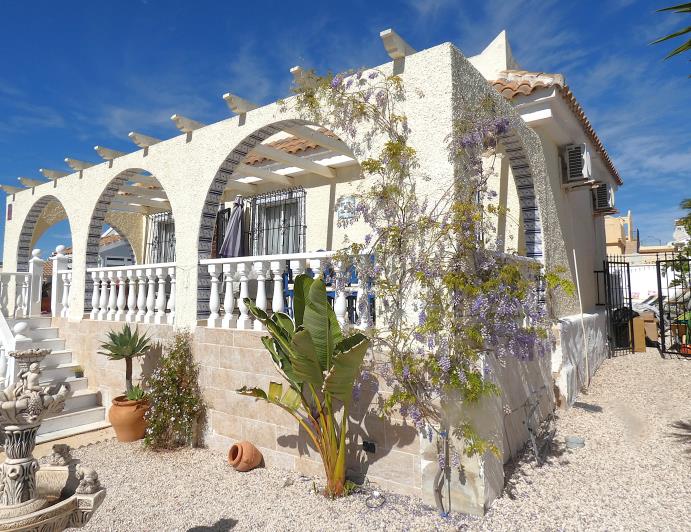 Image No.49-3 Bed Villa / Detached for sale