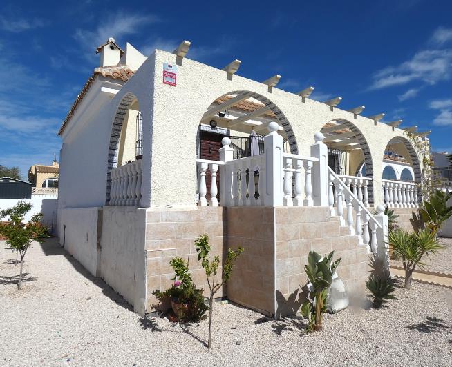 Image No.53-3 Bed Villa / Detached for sale