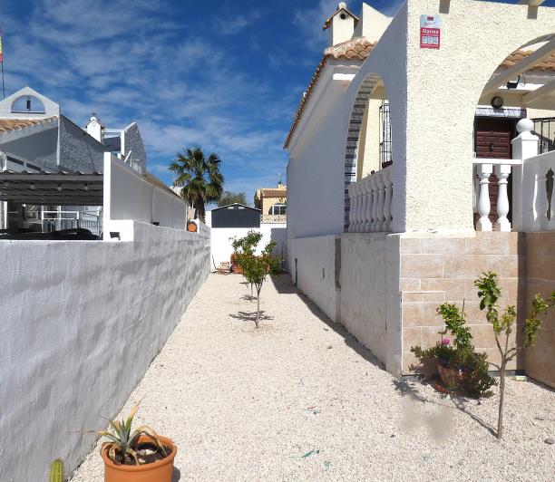 Image No.54-3 Bed Villa / Detached for sale