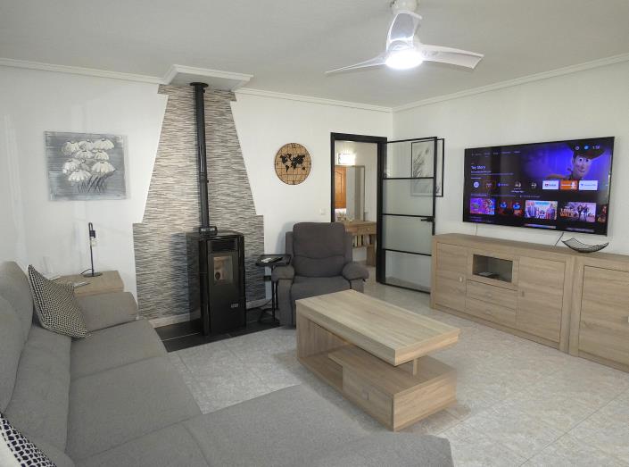 Image No.12-3 Bed Villa / Detached for sale