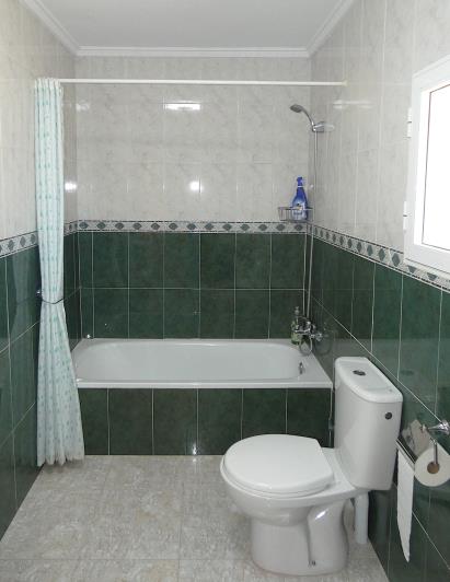 Image No.35-3 Bed Villa / Detached for sale