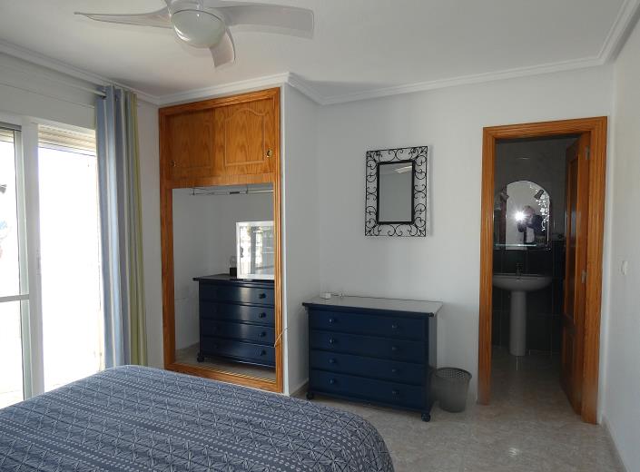 Image No.34-3 Bed Villa / Detached for sale