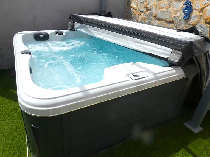 Image No.53-3 Bed Villa / Detached for sale