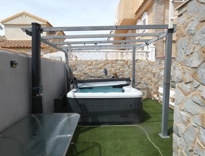 Image No.54-3 Bed Villa / Detached for sale