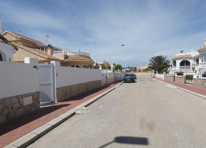 Image No.61-3 Bed Villa / Detached for sale