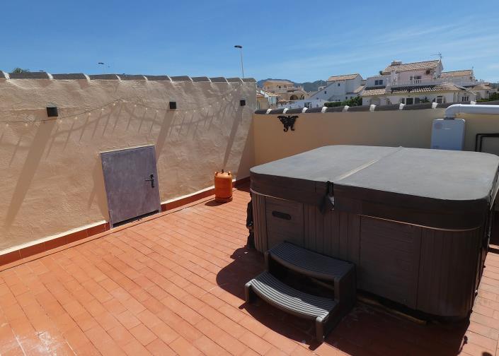 Image No.34-2 Bed Villa / Detached for sale