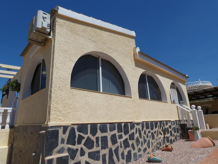 Image No.57-2 Bed Villa / Detached for sale