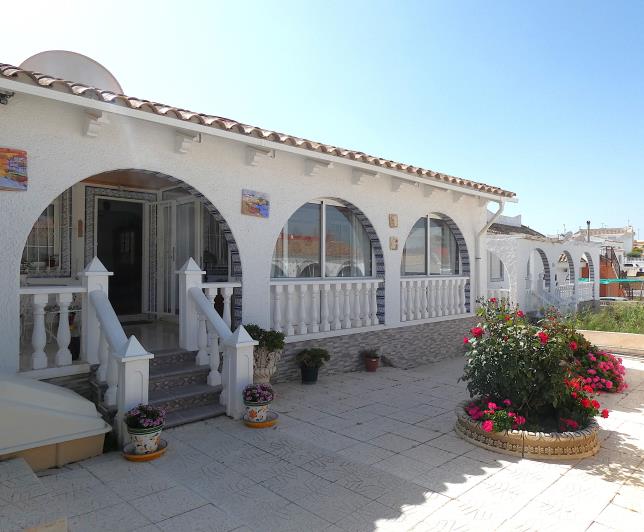 Image No.5-2 Bed Villa / Detached for sale