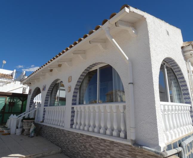 Image No.50-2 Bed Villa / Detached for sale