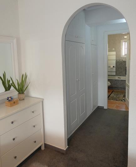 Image No.14-3 Bed Villa / Detached for sale